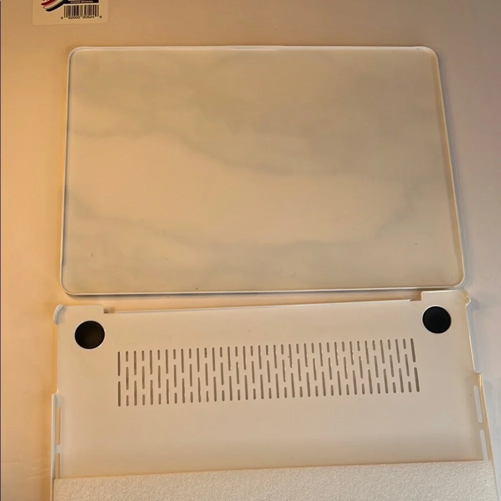 Marble Gray & White MacBook Pro Laptop Cover – Protective Hard Shell Case